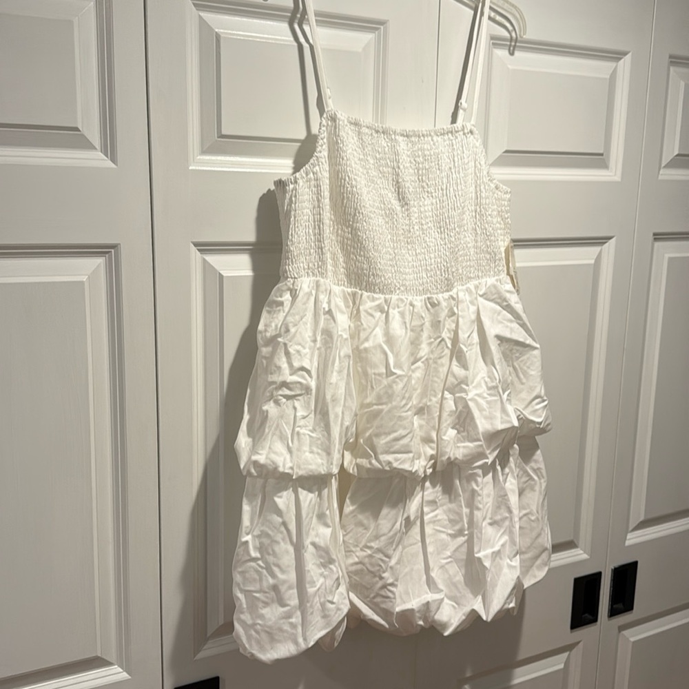 Perfect summer dress! Elastic top, tiered bubble bottom. Size XXL. NWT.